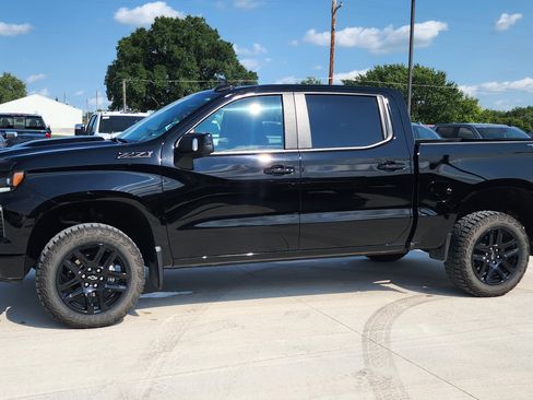 Used 2026 Chevrolet Silverado 1500 LT Trail Boss w/ LT Trail Boss Premium Package AWD/4WD image 9