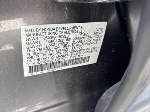 Used 2025 Acura MDX FWD image 37