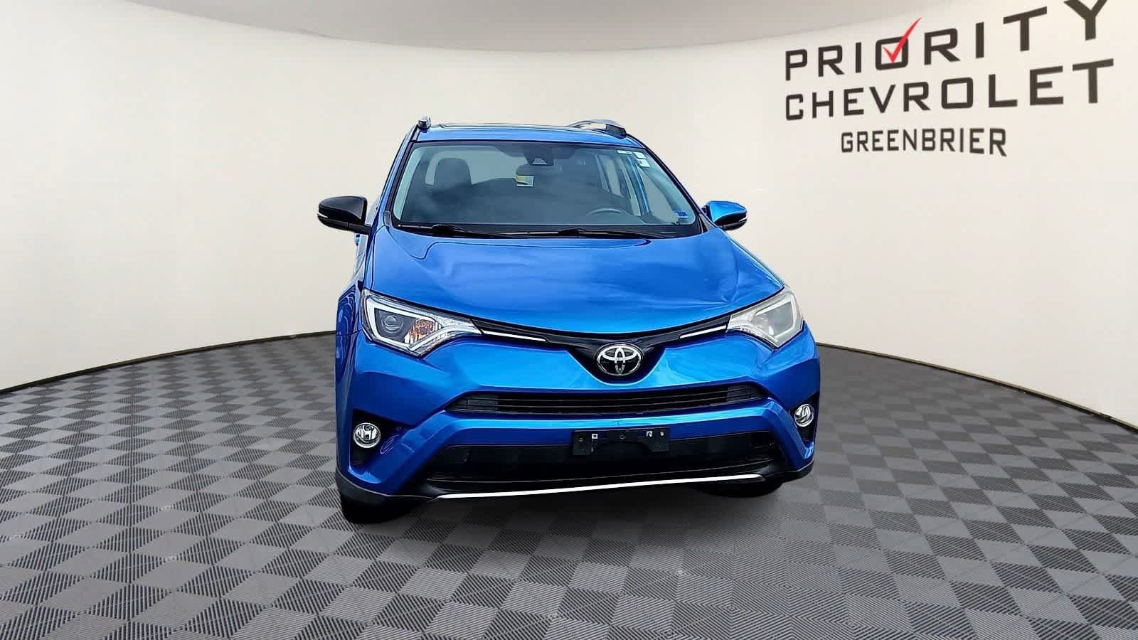 Used 2018 Toyota RAV4 XLE w/ Plus Extra Value Package FWD image 3