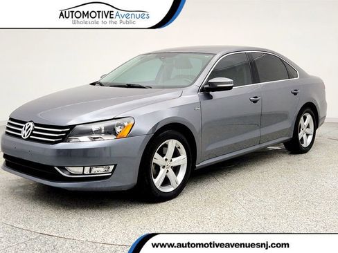 Used 2015 Volkswagen Passat 1.8T Limited Edition image 1