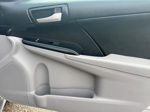 Used 2014 Toyota Camry LE image 20