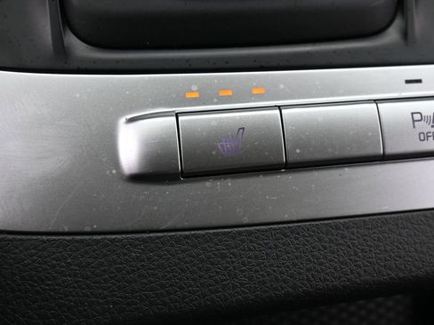 Used 2024 Kia Carnival LX FWD image 25