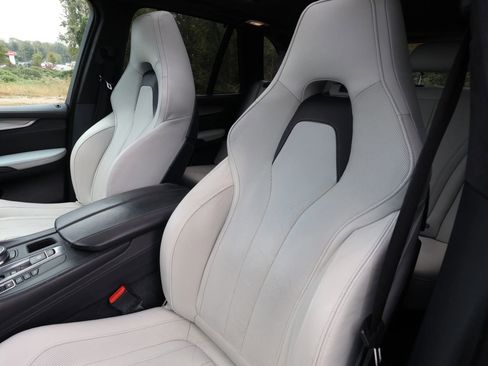 Used 2017 BMW X5 M image 14