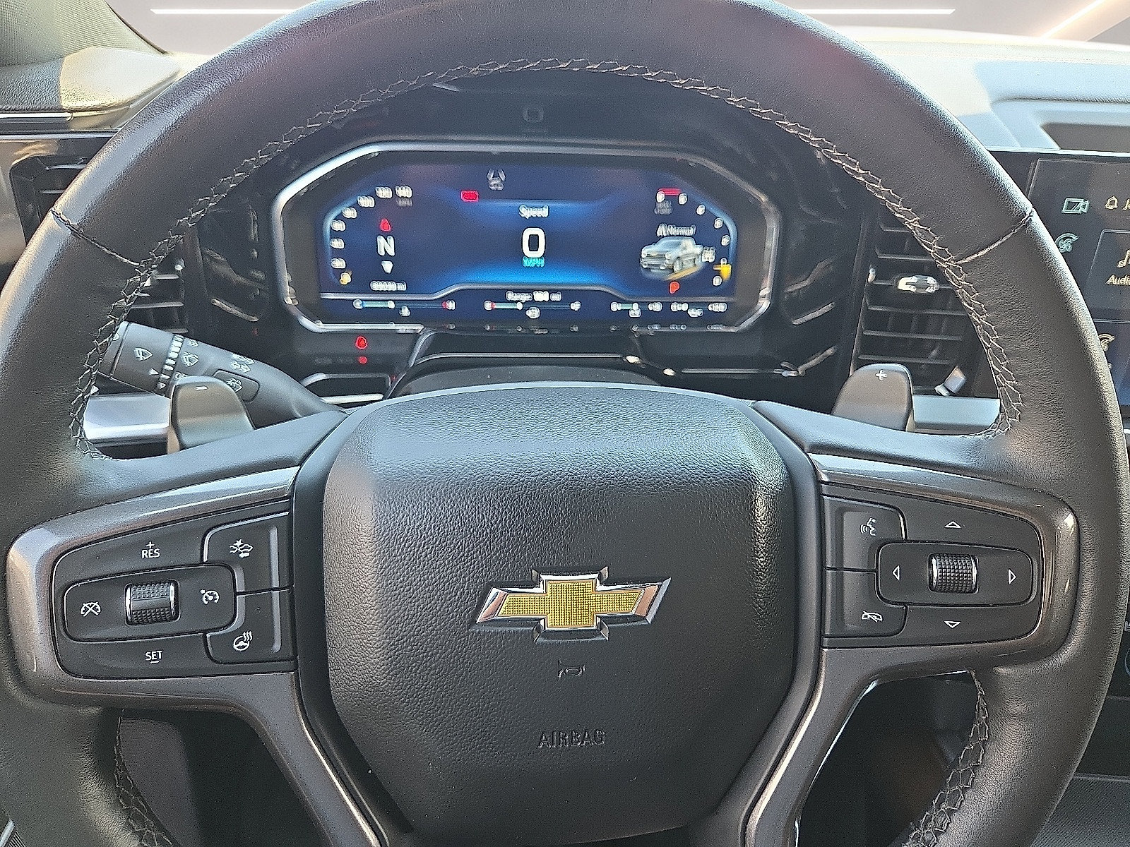 Used 2023 Chevrolet Silverado 1500 High Country w/ High Country Premium Package AWD/4WD image 4
