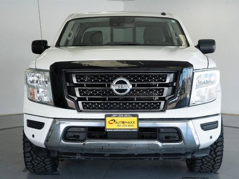 Used 2021 Nissan Titan SV w/ SV Convenience Package AWD/4WD image 2