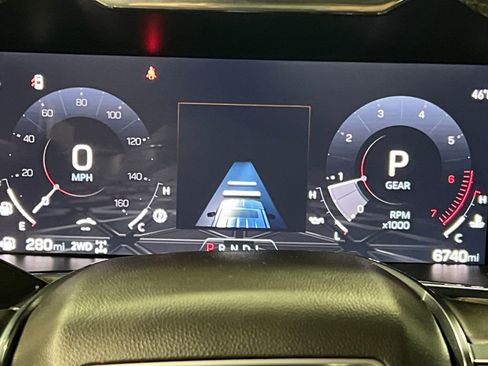 Certified 2025 GMC Canyon Denali image 20