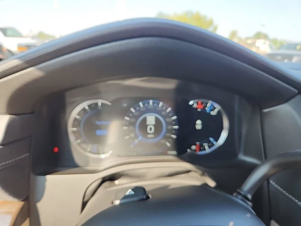 Certified 2018 Cadillac Escalade Premium Luxury AWD/4WD image 16
