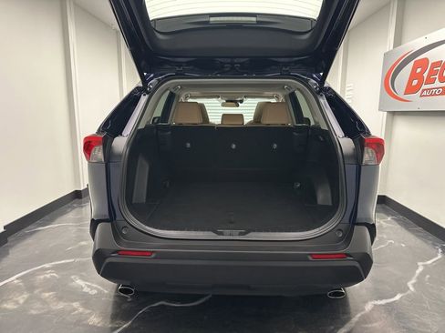 Used 2020 Toyota RAV4 XLE Premium image 27