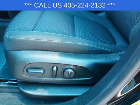 Used 2023 GMC Acadia SLE w/ Driver Convenience Package FWD image 20