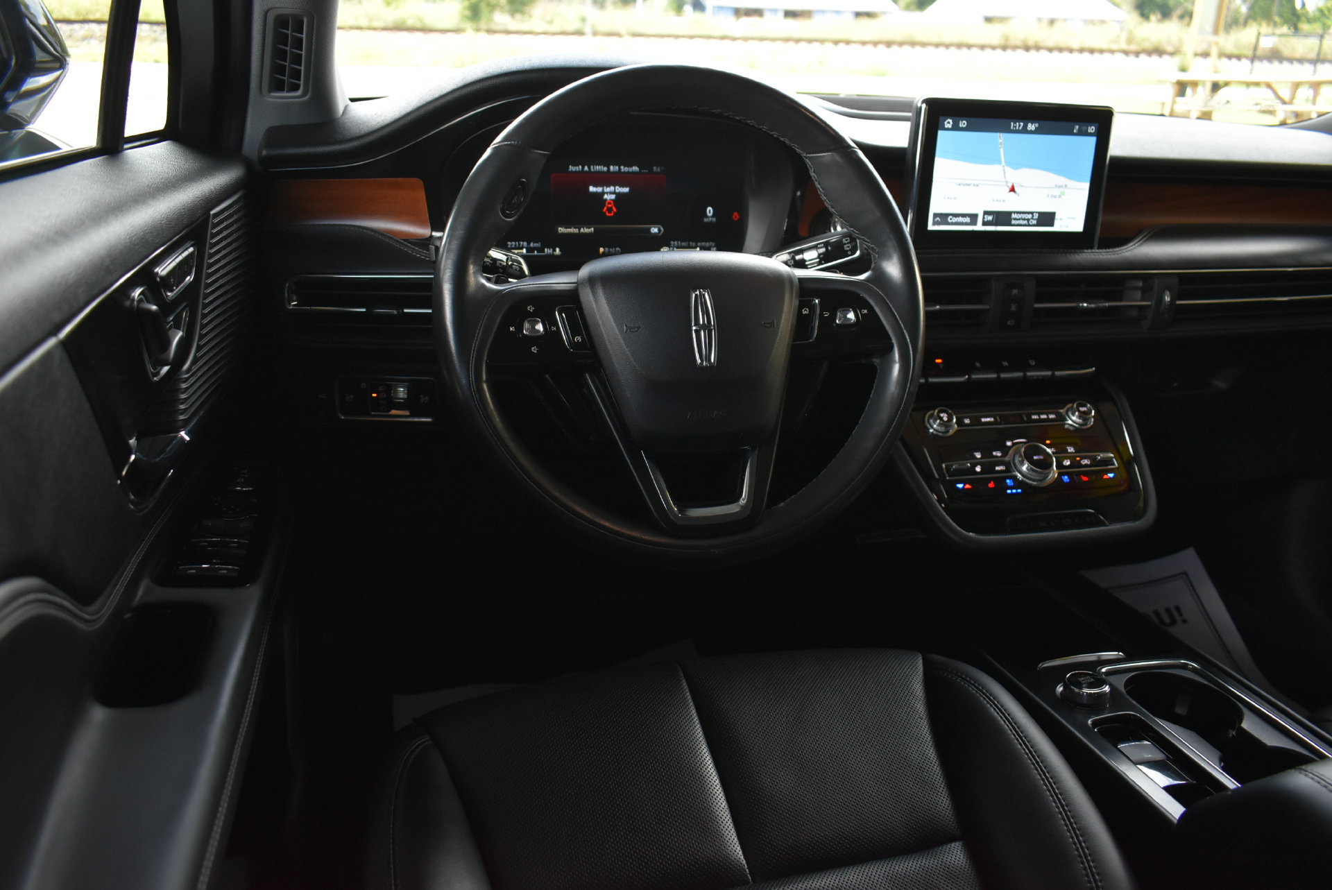 Used 2022 Lincoln Corsair Reserve w/ Sport Package AWD/4WD image 17