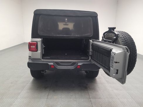 Used 2018 Jeep Wrangler Unlimited Sahara w/ Dual Top Group AWD/4WD image 29