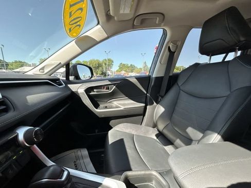 Used 2021 Toyota RAV4 XLE Premium AWD/4WD image 54