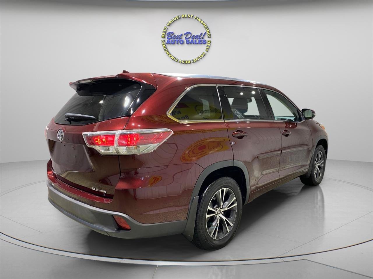 Used 2016 Toyota Highlander XLE AWD/4WD image 5