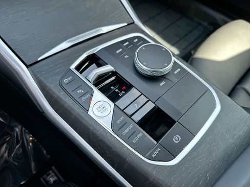 Used 2024 BMW 330i xDrive Sedan w/ Convenience Package image 15