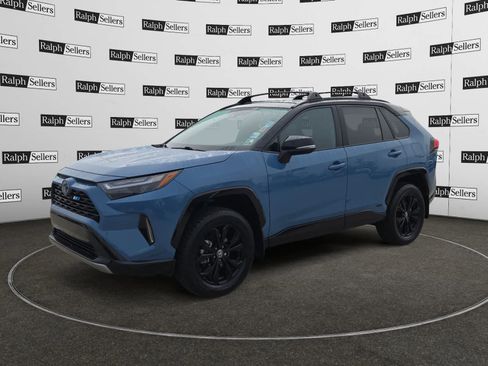 Used 2022 Toyota RAV4 XSE image 2