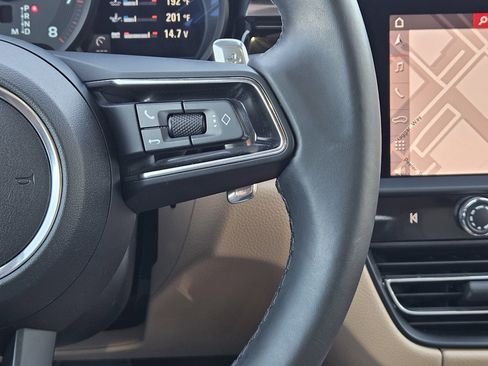 Certified 2026 Porsche Macan image 27