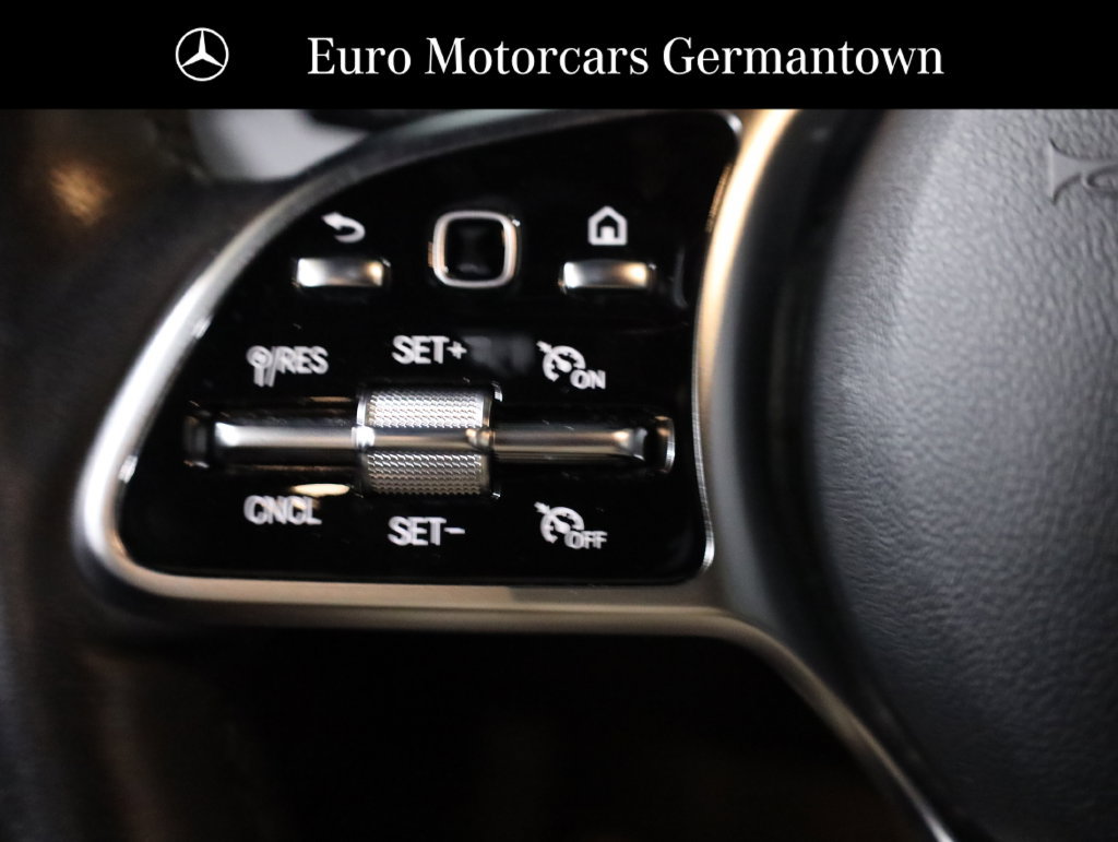 Used 2023 Mercedes-Benz GLB 250 4MATIC w/ Premium Package image 12