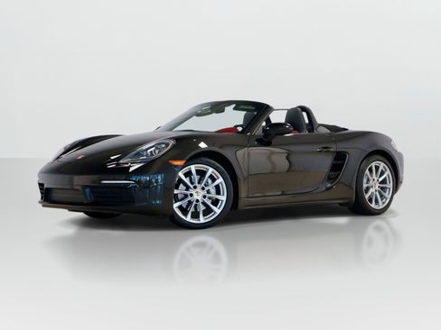 Used 2017 Porsche 718 Boxster RWD image 1