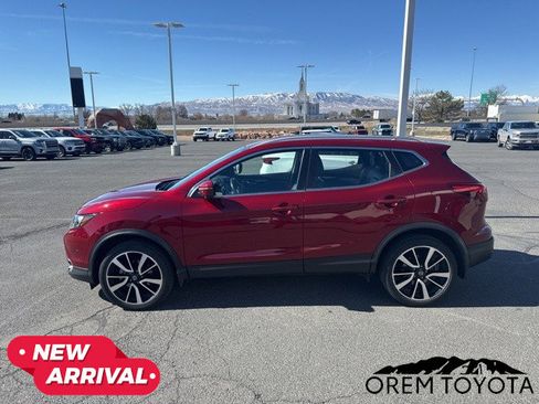 Used 2019 Nissan Rogue Sport SL w/ Premium Package image 3