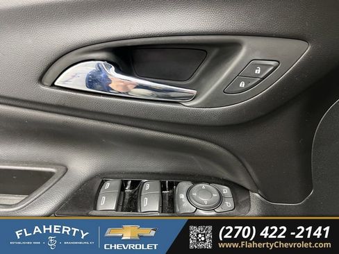 Used 2023 Chevrolet Equinox Premier image 22