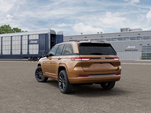New 2026 Jeep Grand Cherokee Limited AWD/4WD image 3