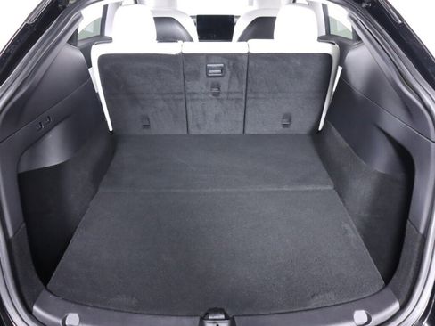Used 2020 Tesla Model Y Long Range image 34