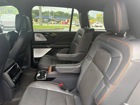 Used 2025 Lincoln Aviator Black Label w/ Jet Appearance Package AWD/4WD image 3