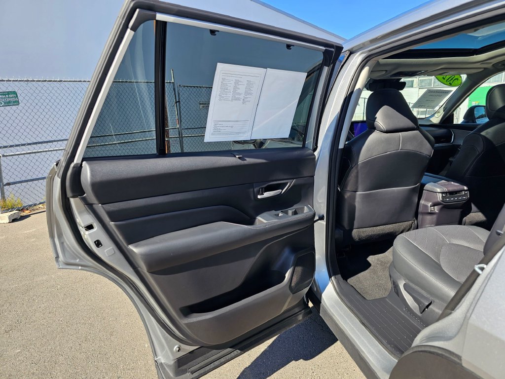 Used 2024 Toyota Grand Highlander AWD Hybrid image 15