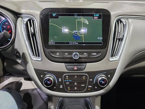 Used 2018 Chevrolet Malibu Premier w/ Premier Sun and Wheel Package image 37