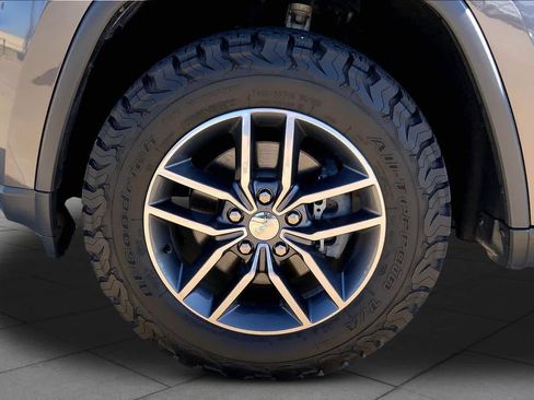 Used 2017 Jeep Grand Cherokee Limited AWD/4WD image 11