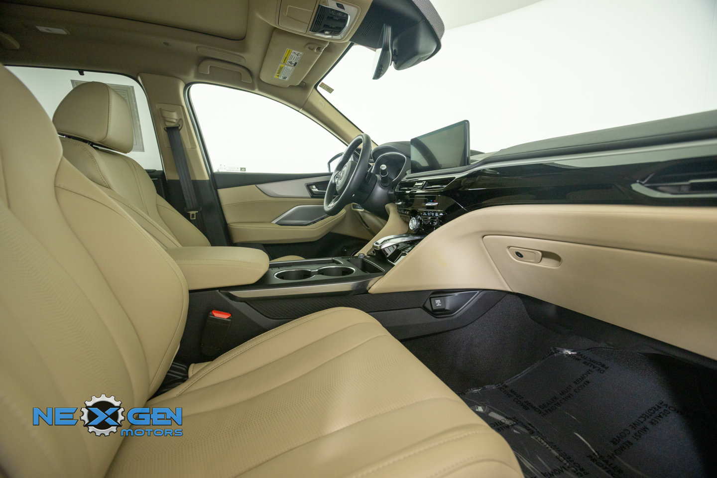 Used 2025 Acura MDX w/ Technology Package AWD/4WD image 7