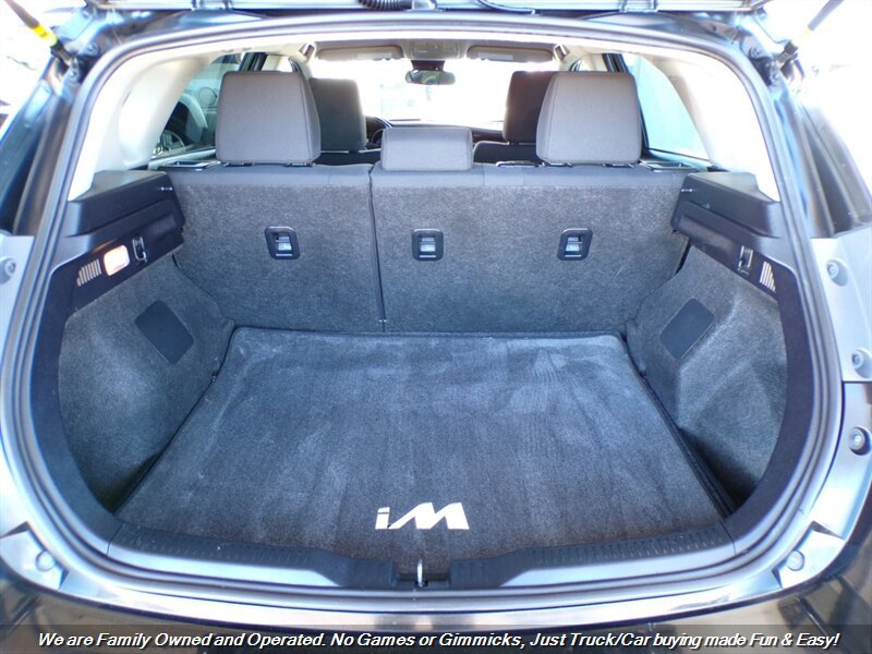Used 2017 Toyota Corolla iM w/ Carpet Mat Package FWD image 9