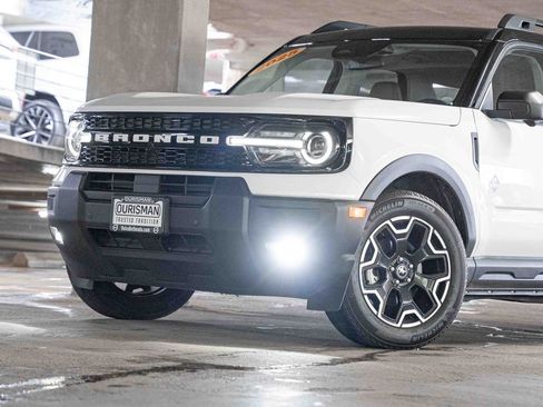 Used 2025 Ford Bronco Sport Outer Banks w/ Outer Banks Tech Package+ AWD/4WD image 2