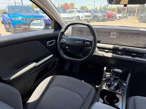 Used 2025 Kia K4 FWD image 33