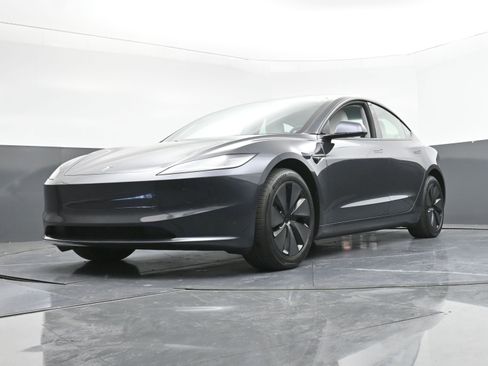 Used 2025 Tesla Model 3 Long Range image 23