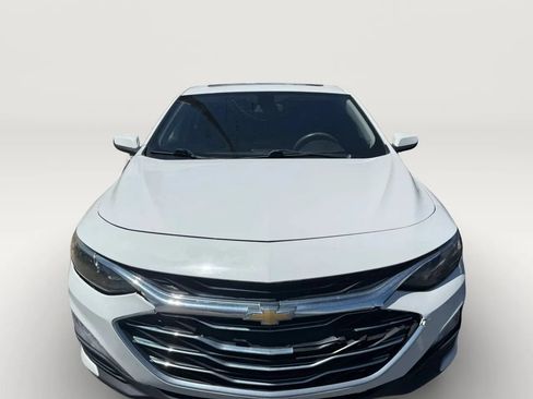 Used 2020 Chevrolet Malibu LT FWD image 2