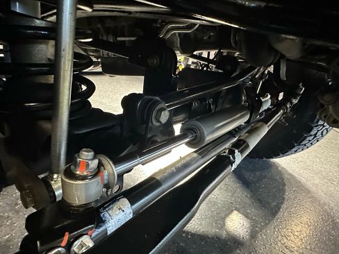 Used 2017 Jeep Wrangler Unlimited Rubicon w/ Connectivity Group image 28