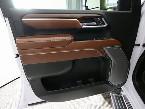 Used 2025 GMC Sierra 2500 Denali Ultimate image 16