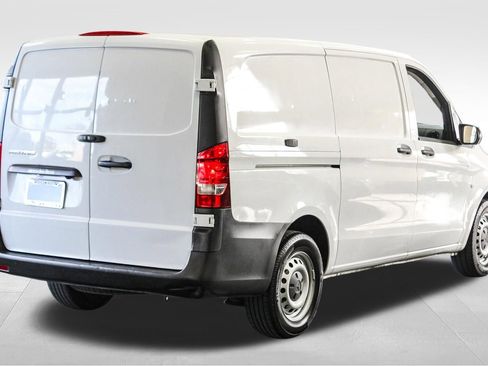 Used 2022 Mercedes-Benz Metris image 8