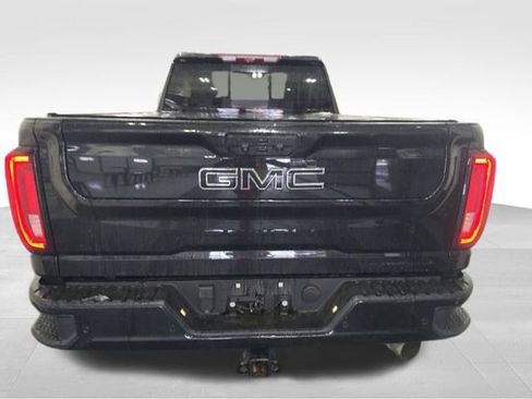 Used 2022 GMC Sierra 2500 Denali w/ Denali Black Diamond Edition image 5