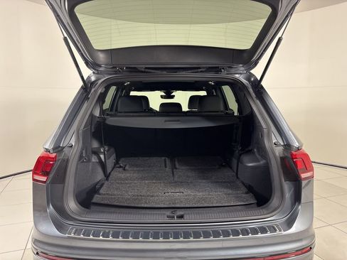 Used 2023 Volkswagen Tiguan SE R-Line image 27