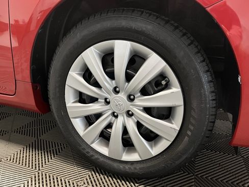 Used 2013 Toyota Corolla LE image 3