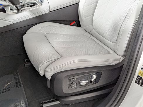 Certified 2023 BMW X6 M50i w/ Executive Package image 21