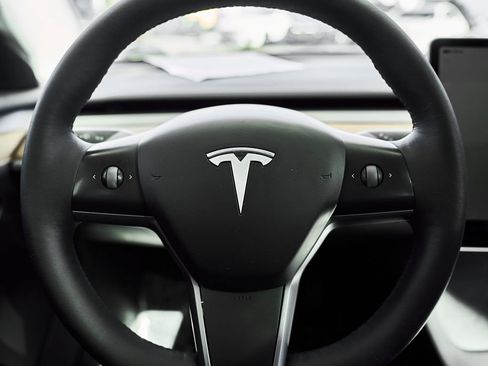 Used 2023 Tesla Model 3 Standard Range RWD image 15