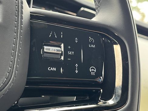 Used 2024 Land Rover Range Rover Sport Dynamic SE image 18