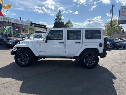 Used 2017 Jeep Wrangler Unlimited Rubicon w/ Dual Top Group AWD/4WD image 3