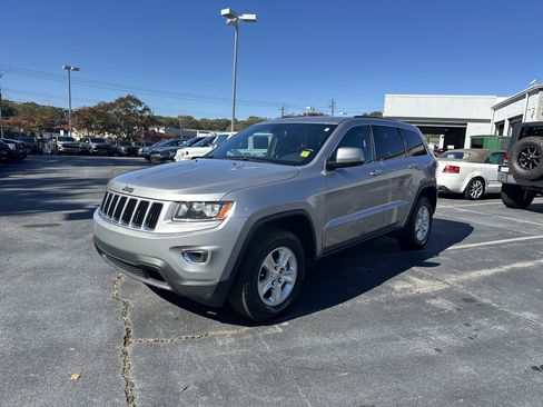 Used 2016 Jeep Grand Cherokee Laredo image 5