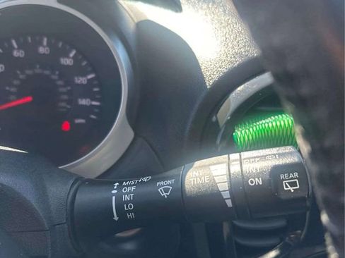 Used 2011 Nissan Juke SV image 29