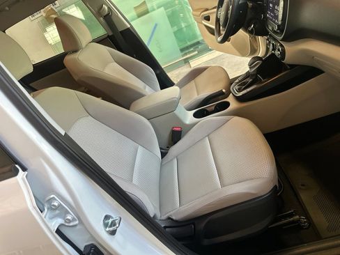 Used 2023 Kia Soul LX FWD image 30