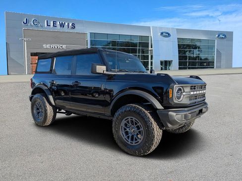 New 2025 Ford Bronco 4-Door image 1
